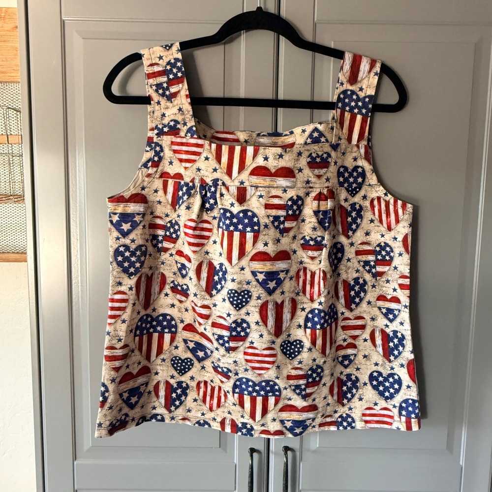 Handcrafted Women's Americana Stars Stripes Heart Print Tank Top, Red Blue,M